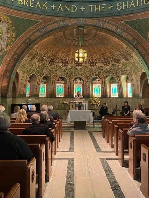 A traditional chapel service at Lakewood Cemetery