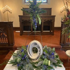 A traditional chapel service at Roselawn Cemetery.